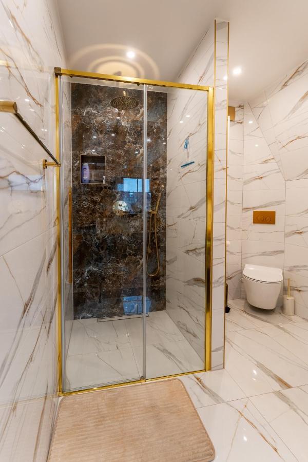 Apartament Zloty Jelonek - 4 Osobowy Na Placu Ratuszowym - Space Apart يلينيا غورا المظهر الخارجي الصورة