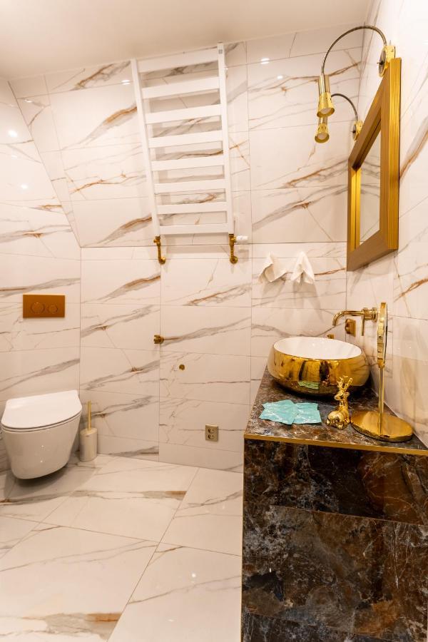 Apartament Zloty Jelonek - 4 Osobowy Na Placu Ratuszowym - Space Apart يلينيا غورا المظهر الخارجي الصورة